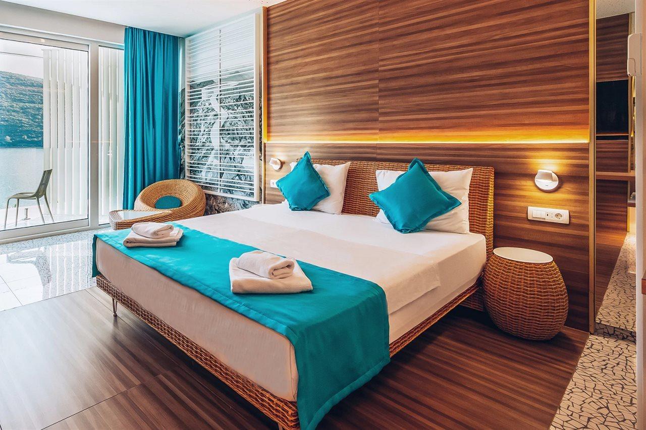 Carine Hotel Kumbor Superior Herceg Novi Exteriér fotografie